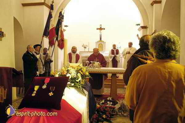 Nom de l'image : D1194136-1 — Description :  Enterrement/Funerailles