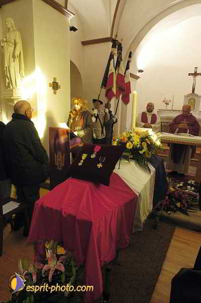 Nom de l'image : D1194161-1 — Description :  Enterrement/Funerailles