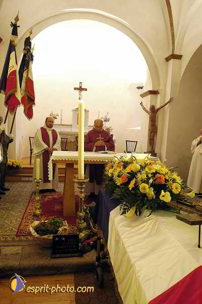 Nom de l'image : D1194163-1 — Description :  Enterrement/Funerailles