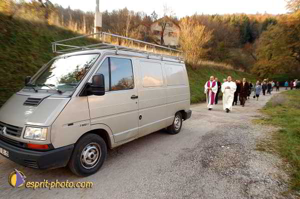 Nom de l'image : D1194222-1 — Description :  Enterrement/Funerailles