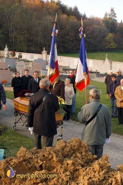 Nom de l'image : D1194254-1 — Description :  Enterrement/Funerailles