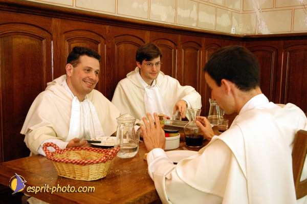 Nom de l'image : D1031616 — Description :  Dominicains de Marseille - Photos pour Magnificat (Perpignan) pl