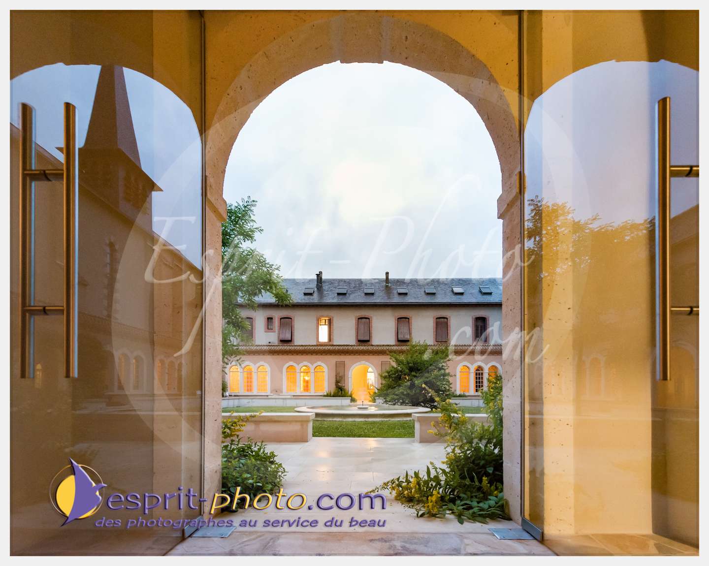 Nom de l'image : 063_D8e140485_c_PhotoGraphiePro — Description :  D8e140485