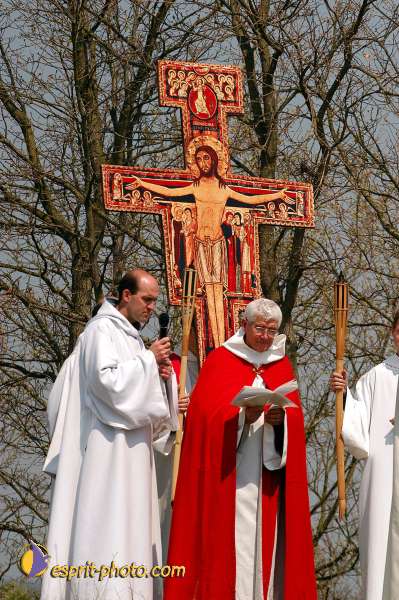 Nom de l'image : D1025614-01 — Description :  Pâque 2003 - Communauté de l'Agnaux - Plavilla