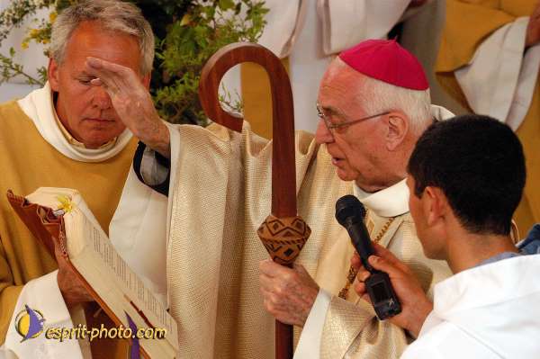 Nom de l'image : D1027022 — Description :  Pâque 2003 - Communauté de l'Agnaux - Plavilla