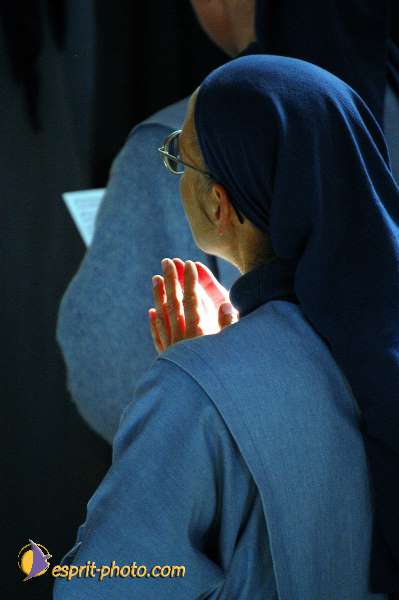 Nom de l'image : D1028307 — Description :  Pâque 2003 - Communauté de l'Agnaux - Plavilla