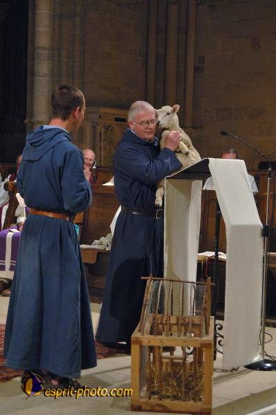 Nom de l'image : D2167860_1 — Description :  Pélerinage : Route de Vézelay 28 mai 2006