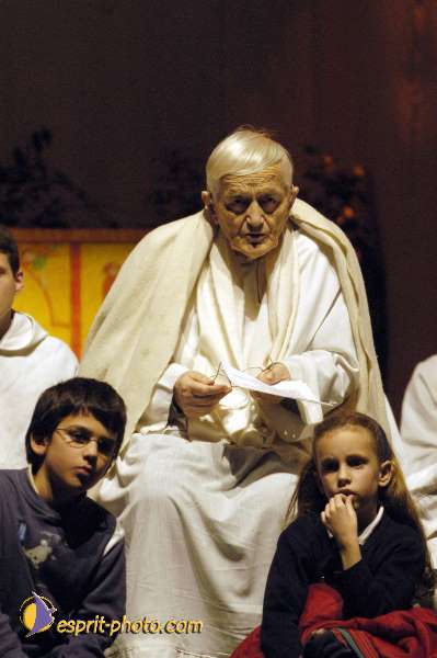 Nom de l'image : D1015052-01 — Description :  Rencontre de Taizé à Paris 2002 (Porte de Versaille & Paroisses