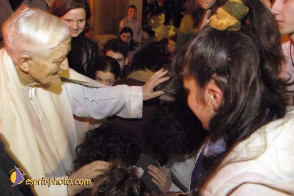 Nom de l'image : D1015434-01 — Description :  Rencontre de Taizé à Paris 2002 (Porte de Versaille & Paroisses