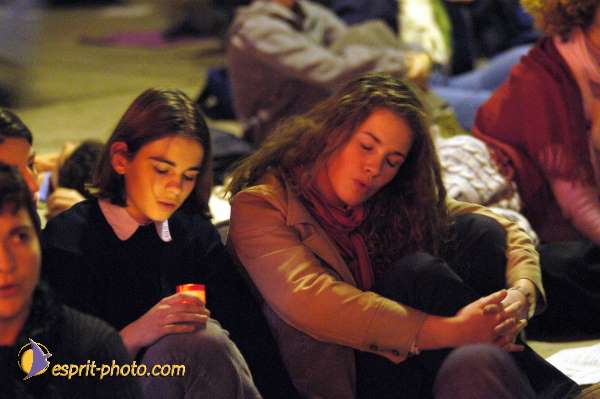 Nom de l'image : D1015609-01 — Description :  Rencontre de Taizé à Paris 2002 (Porte de Versaille & Paroisses