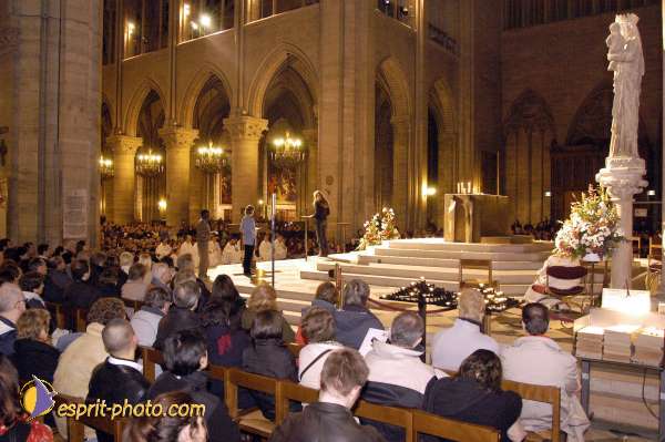 Nom de l'image : D1015754-01 — Description :  Rencontre de Taizé à Paris 2002 (Porte de Versaille & Paroisses
