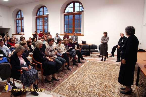 Nom de l'image : D1185404-1 — Description :  Mothers and Fatherprayer
