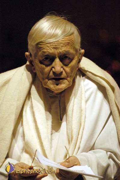 Nom de l'image : D1015050-01 — Description :  Rencontre de Taizé à Paris 2002 (Porte de Versaille & Paroisses