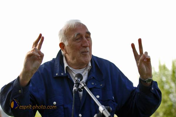 Nom de l'image : E2069271_1 — Description :  Routes de Vezelay 2008