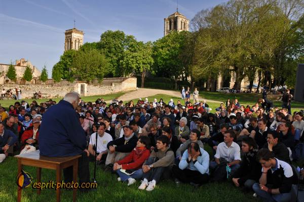Nom de l'image : E2069277_1 — Description :  Routes de Vezelay 2008