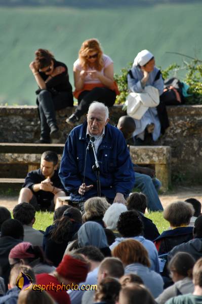 Nom de l'image : E2069403_1 — Description :  Routes de Vezelay 2008