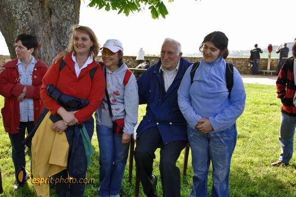 Nom de l'image : E2069505_1 — Description :  Routes de Vezelay 2008