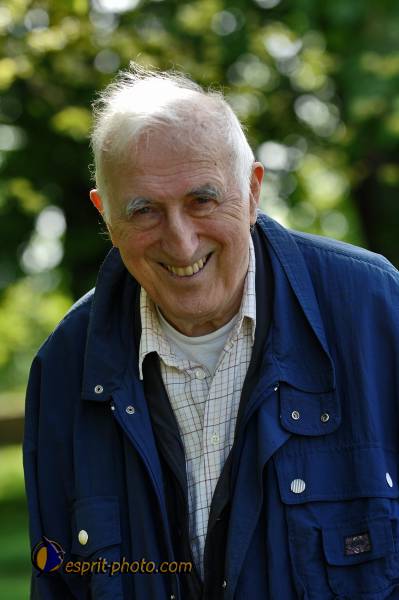 Nom de l'image : E2069519_1 — Description :  Routes de Vezelay 2008