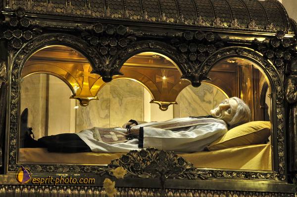 Nom de l'image : D2013969-1 — Description :  Ars village de Saint Jean-Marie Viannay curé d'Ars