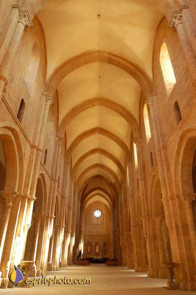 Nom de l'image : D1168713-1 — Description :  Abbaye de Fossanova (Latina-Italie) - Abbaye cistersienne