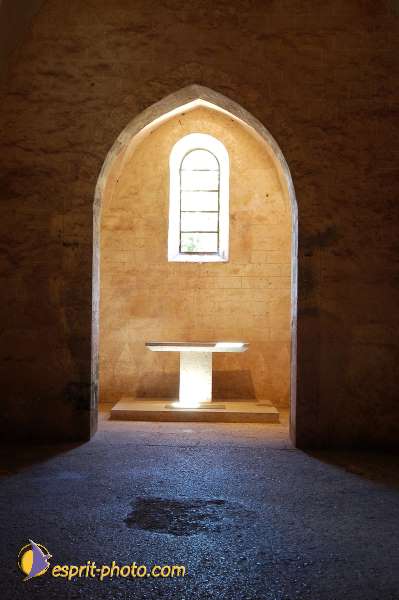 Nom de l'image : D1168870-1 — Description :  Abbaye de Fossanova (Latina-Italie) - Abbaye cistersienne