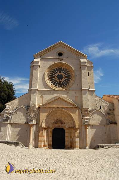 Nom de l'image : D1168957-1 — Description :  Abbaye de Fossanova (Latina-Italie) - Abbaye cistersienne