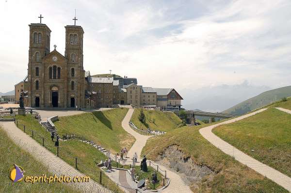 Nom de l'image : D1050645-01 — Description :  Notre Dame de La Salette - Sanctuaire