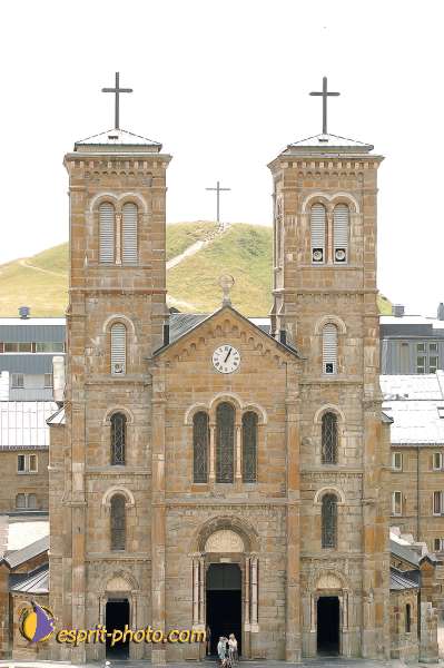 Nom de l'image : D1050669-01 — Description :  Notre Dame de La Salette - Sanctuaire