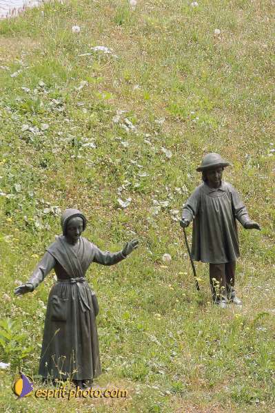 Nom de l'image : D1050700-01 — Description :  Notre Dame de La Salette - Sanctuaire
