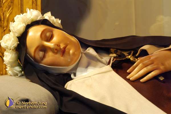 Nom de l'image : D1184778-1 — Description :  Lisieux : Carmel - Chasse de Ste Thérèse