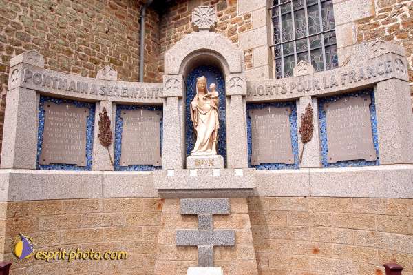 Nom de l'image : D1049726-01 — Description :  ND de l'Île Bouchard & ND de Pontmain (reportage pour la Vie)