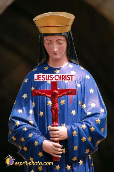 Nom de l'image : D1049747-01 — Description :  ND de l'Île Bouchard & ND de Pontmain (reportage pour la Vie)