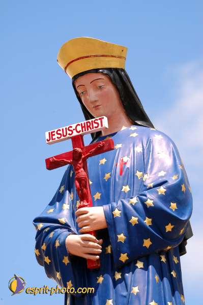 Nom de l'image : D1049795-01 — Description :  ND de l'Île Bouchard & ND de Pontmain (reportage pour la Vie)