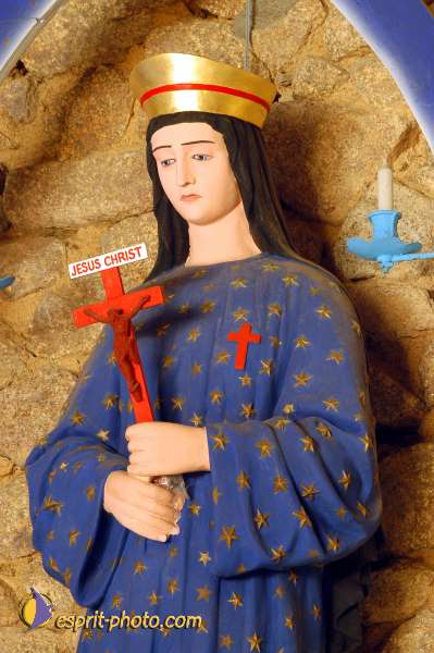 Nom de l'image : D1049860-01 — Description :  ND de l'Île Bouchard & ND de Pontmain (reportage pour la Vie)