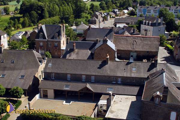 Nom de l'image : D1050001-01 — Description :  ND de l'Île Bouchard & ND de Pontmain (reportage pour la Vie)