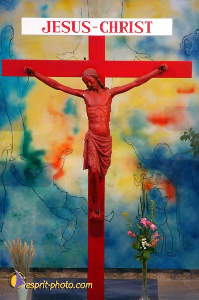 Nom de l'image : D1050122-01 — Description :  ND de l'Île Bouchard & ND de Pontmain (reportage pour la Vie)