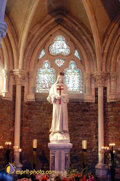 Nom de l'image : D1050144-01 — Description :  ND de l'Île Bouchard & ND de Pontmain (reportage pour la Vie)