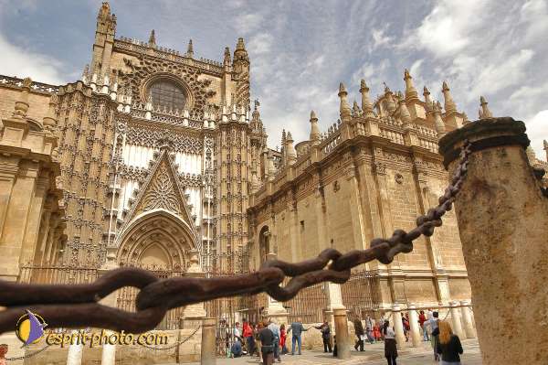 Nom de l'image : E00032525-1 — Description :  Pâques 2005 à Seville (Espagne-Andalusie)