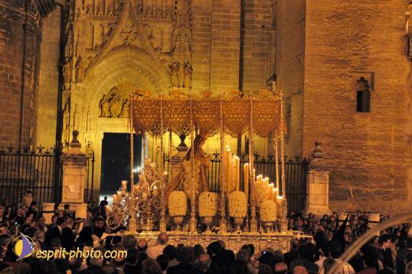 Nom de l'image : D1221445-1 — Description :  Pâques 2005 à Seville (Espagne-Andalusie)