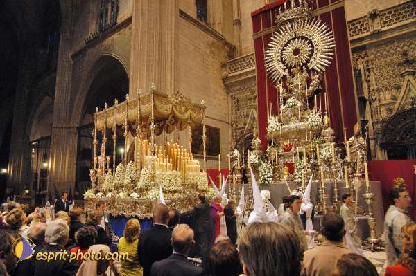 Nom de l'image : E00035418-1 — Description :  Pâques 2005 à Seville (Espagne-Andalusie)