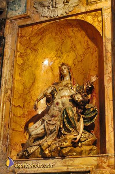 Nom de l'image : D1205035-1 — Description :  Mothersprayer - Portugal - construction of a new center