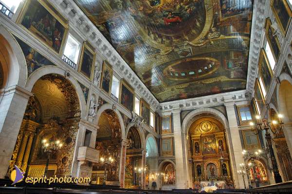 Nom de l'image : D1205070-1 — Description :  Mothersprayer - Portugal - construction of a new center