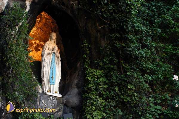 Nom de l'image : D1162329-01 — Description :  Lourdes 2004 - Pèlerinage du Pape à Lourdes