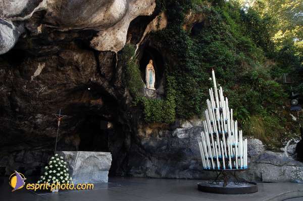 Nom de l'image : D1162352-01 — Description :  Lourdes 2004 - Pèlerinage du Pape à Lourdes