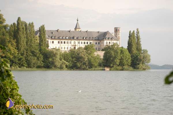 Nom de l'image : D1054971-1 — Description :  Chemin Neuf - Abbaye d'Hautecombe - Festival des jeunes