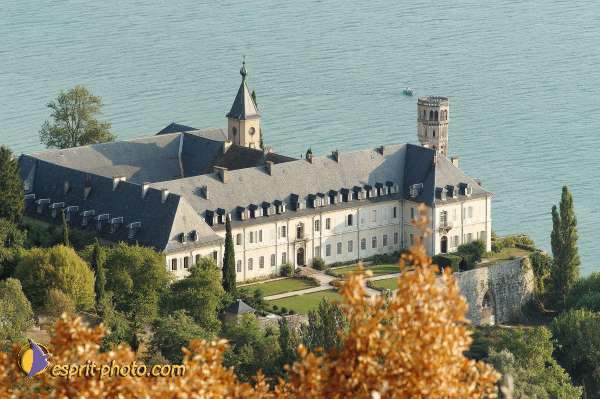 Nom de l'image : D1057078-nef-1 — Description :  Chemin Neuf - Abbaye d'Hautecombe - Festival de jeunes Chemin Ne