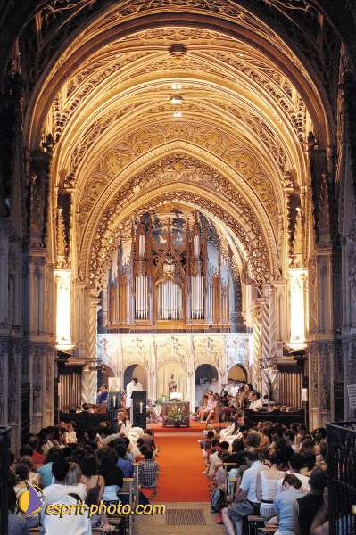 Nom de l'image : D1057113-nef-1 — Description :  Chemin Neuf - Abbaye d'Hautecombe - Festival de jeunes Chemin Ne