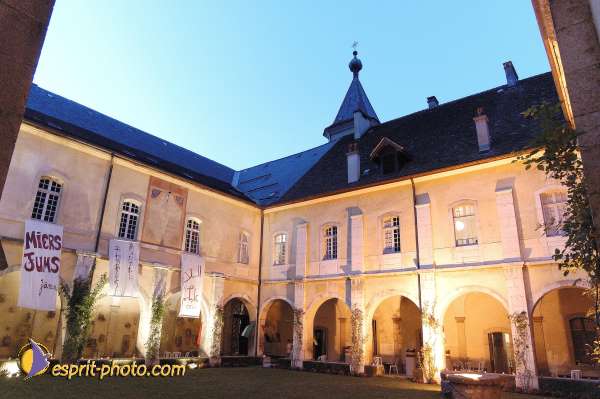 Nom de l'image : D1057588-nef-1 — Description :  Chemin Neuf - Abbaye d'Hautecombe - Festival des jeunes