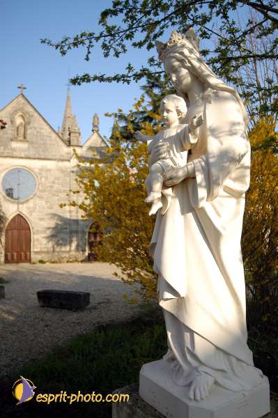 Nom de l'image : Vierge_a_l_Enfant_D1116251-01 — Description :