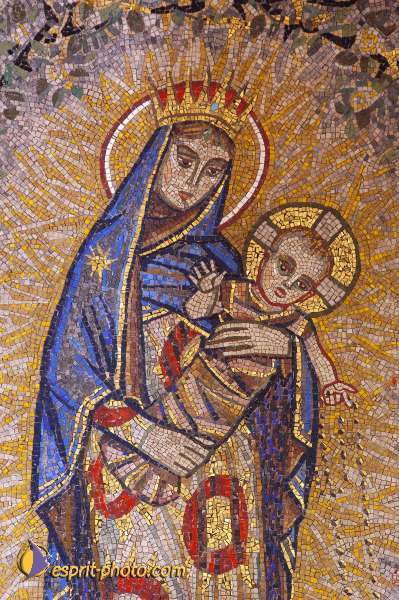 Nom de l'image : Vierge_a_l_Enfant_D1170182-1 — Description :  San Giovanni Rotondo (Foggia / Italie)